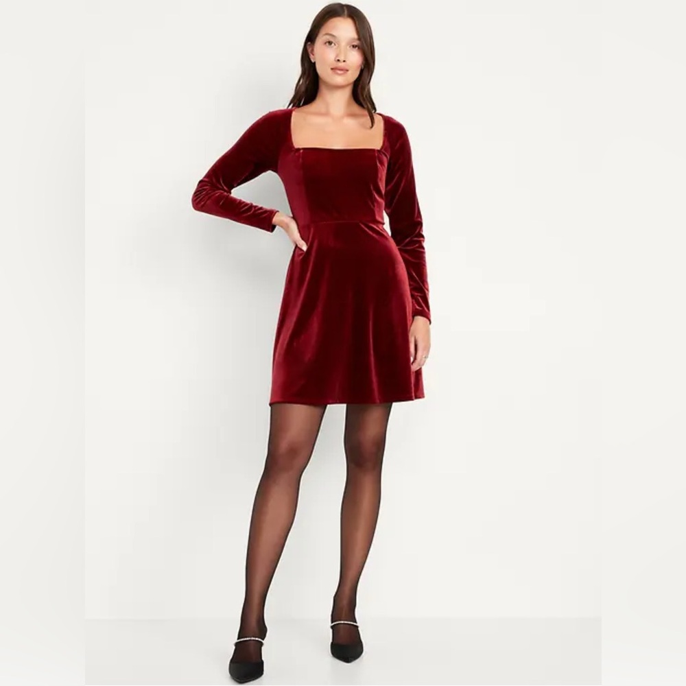 NWT Old Navy Velvet Long Sleeve Dress in Deep Red